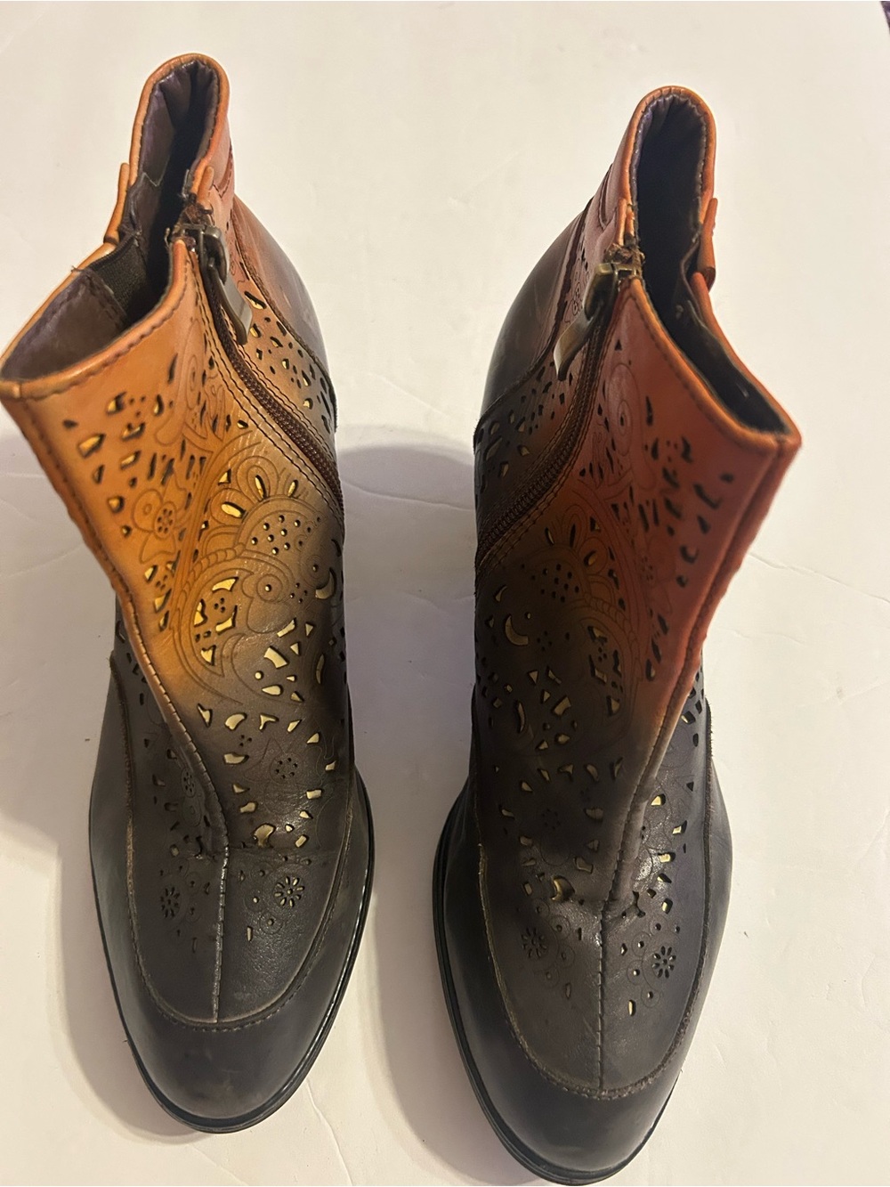 Perforated Two-Tone Leather Ankle Booties - Brown/Amber
